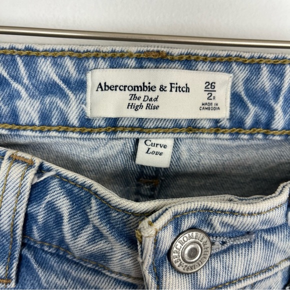 Abercrombie and Fitch The Dad High Rise Curve Love Jeans - Picture 3 of 11